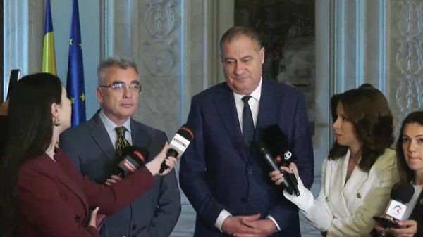 petrisor peiu (aur) si marian neacsu (psd) anunta motiune de cenzura comuna
