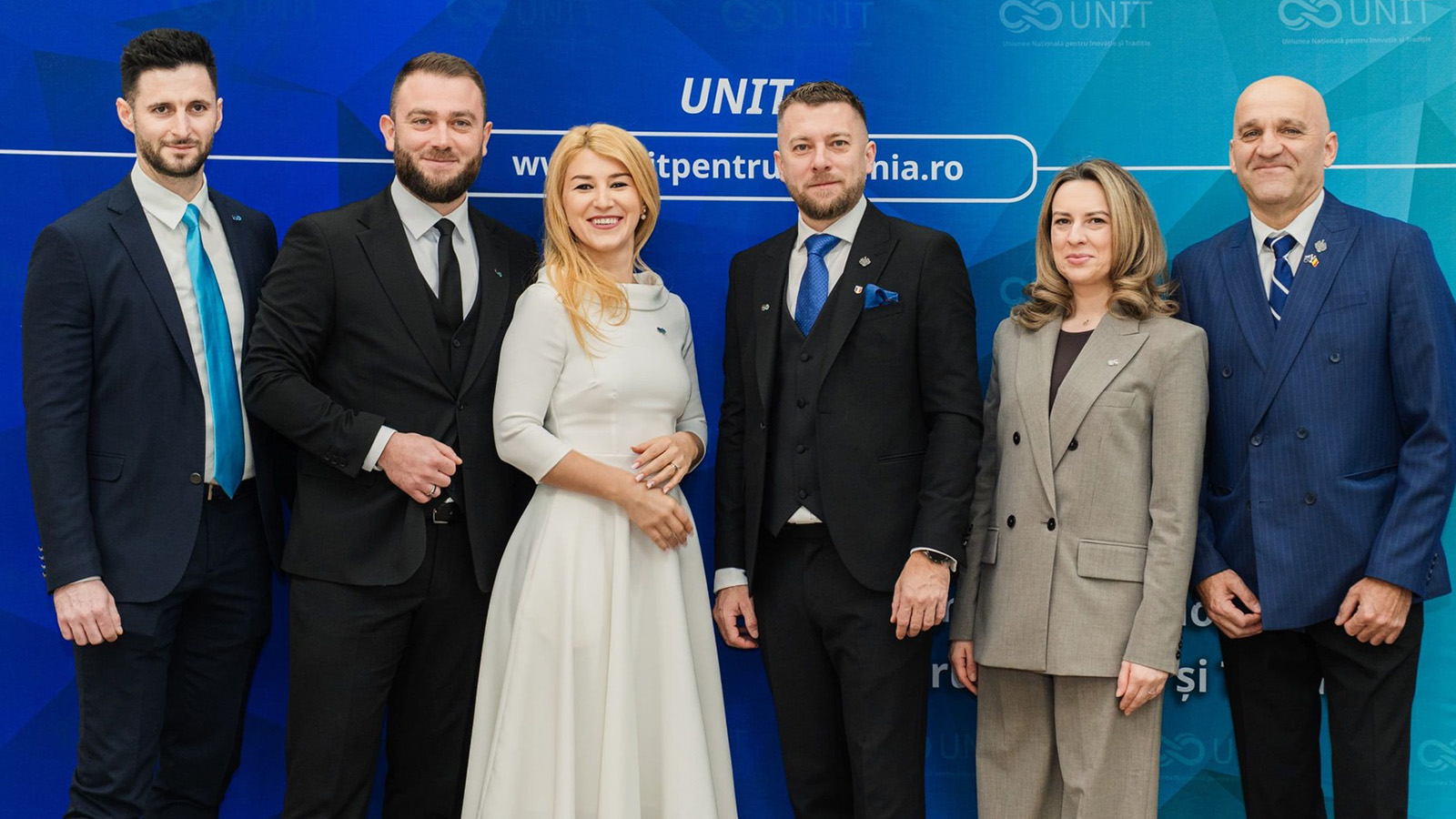 parlamentari din grupul UNIT