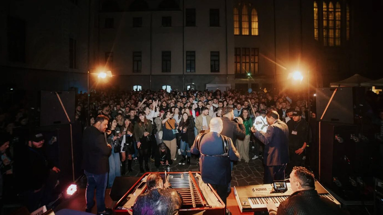 petrecere palatul culturii